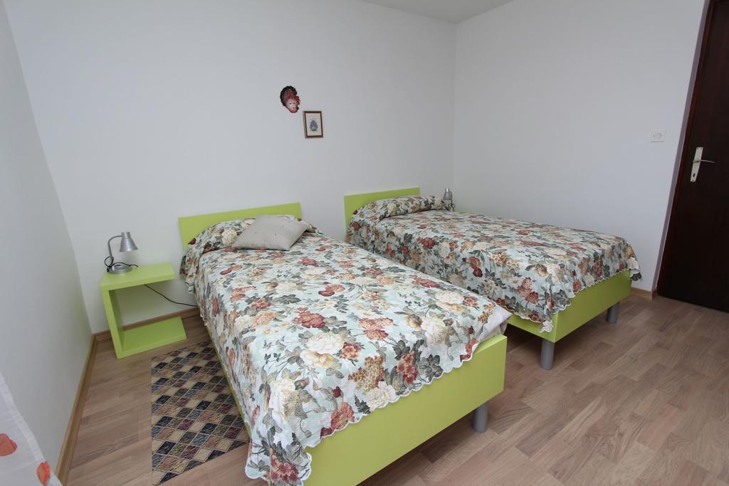 Apartment Mitton 2 ロヴィニ 部屋 写真