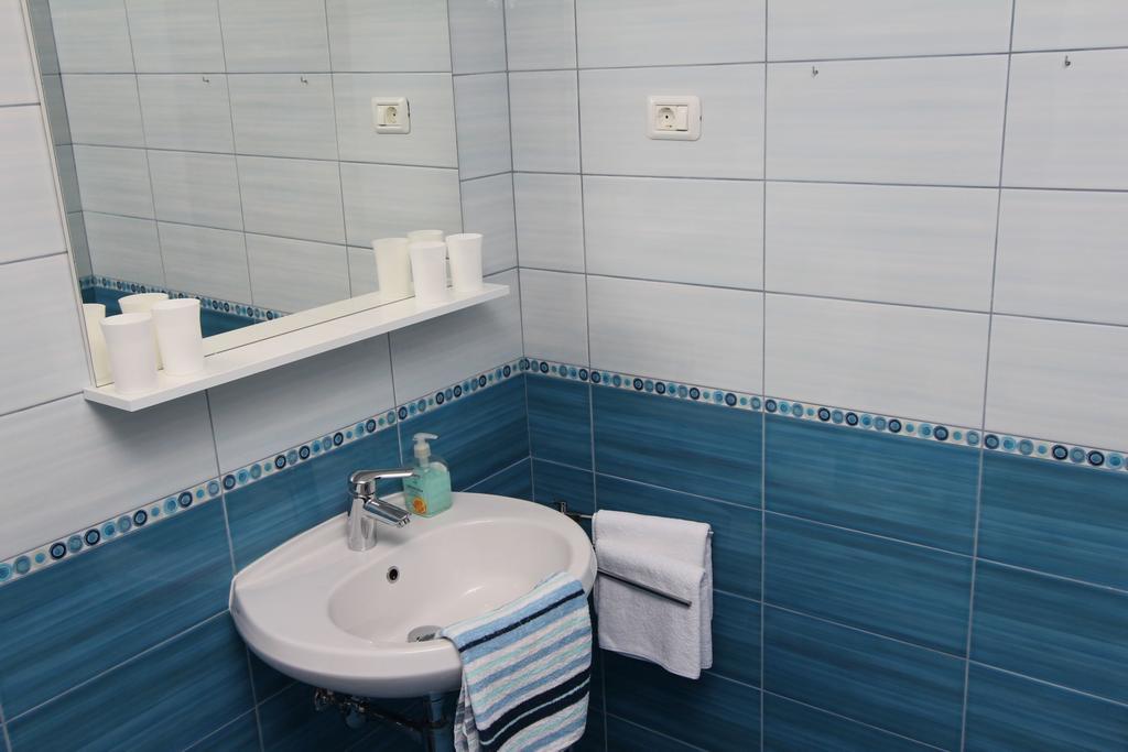 Apartment Mitton 2 ロヴィニ エクステリア 写真