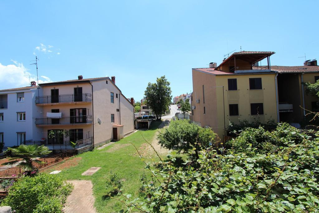 Apartment Mitton 2 ロヴィニ エクステリア 写真