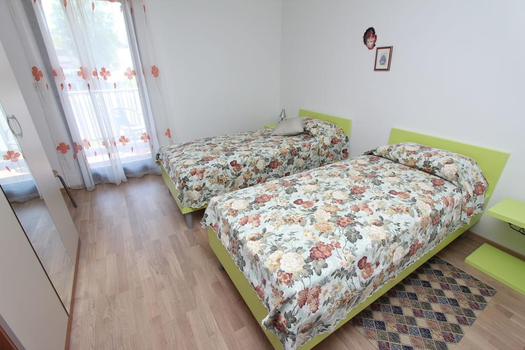 Apartment Mitton 2 ロヴィニ 部屋 写真